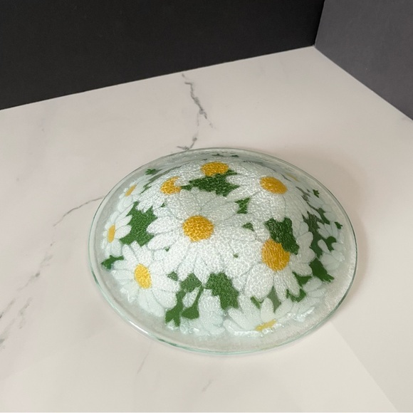 8.5" Daisy Bowl by Peggy Karr - Picture 6 of 8